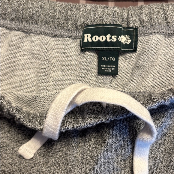 ROOTS salt and pepper sweat shorts - Picture 3 of 6